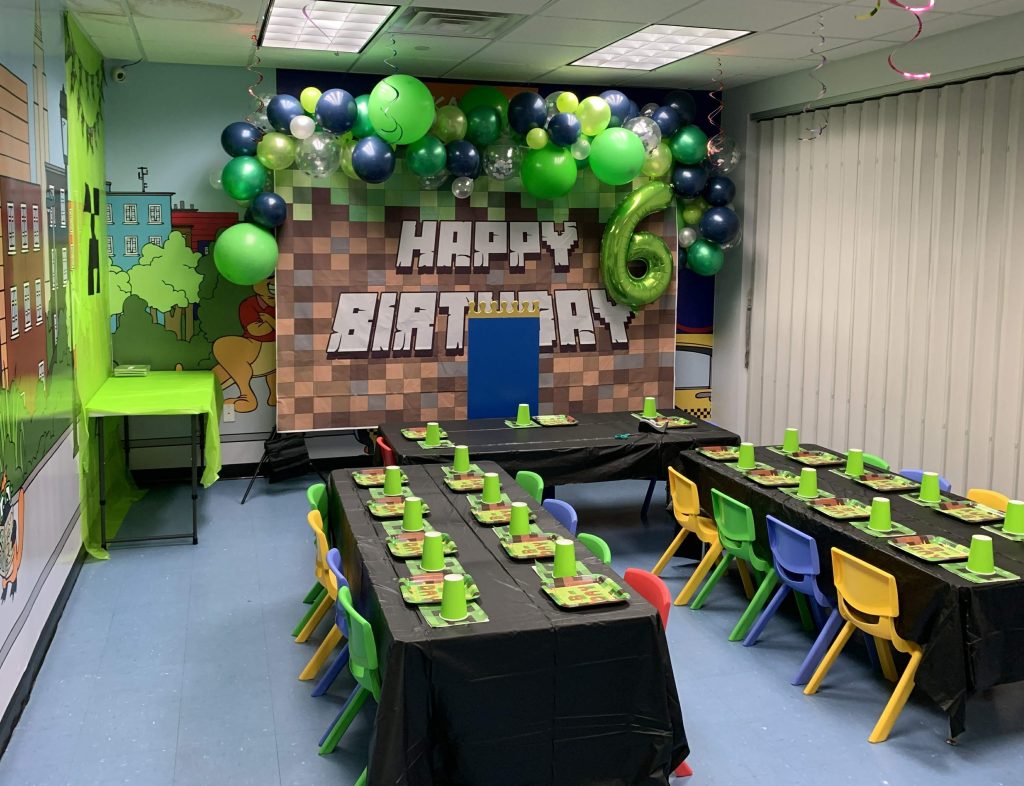 Minecraft Garland and backdrop